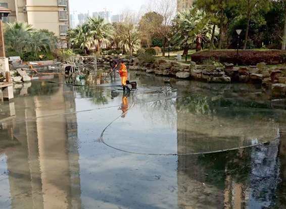 凉城景观池淤泥清理