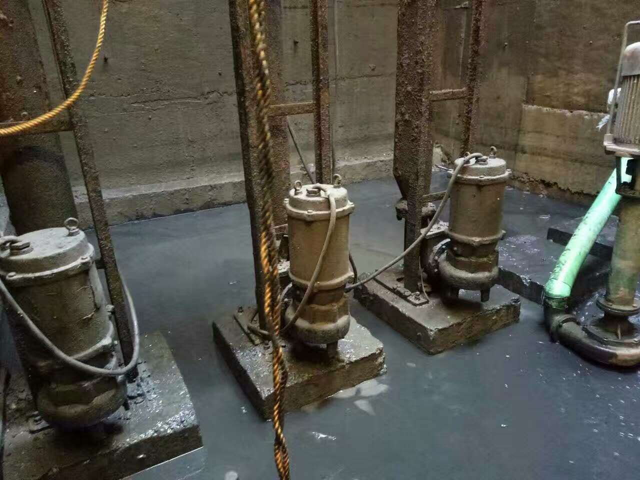 凉城污水池清理